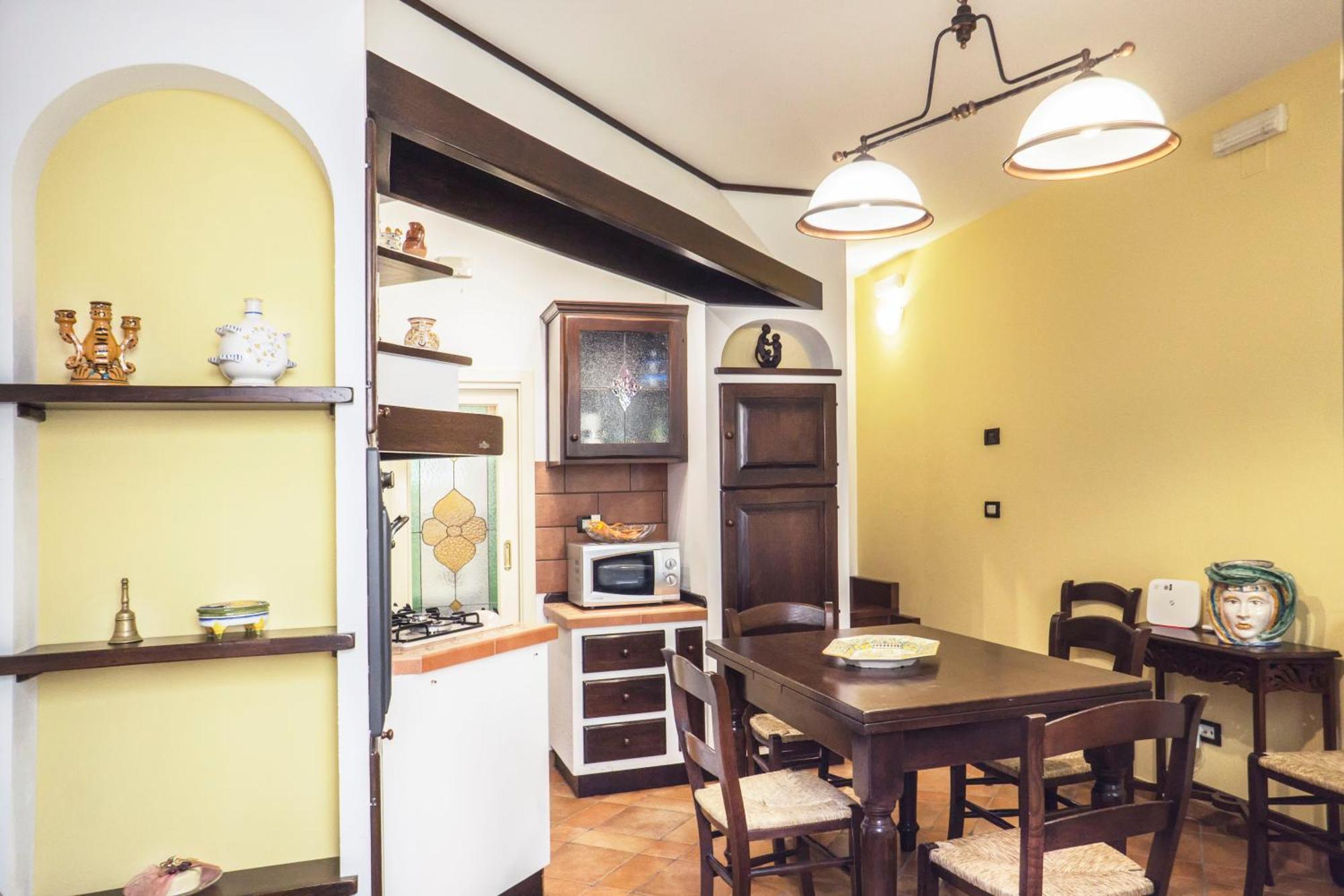 Tina House - Il Cortile Nel Centro Storico Di Taormina Apartment Bagian luar foto